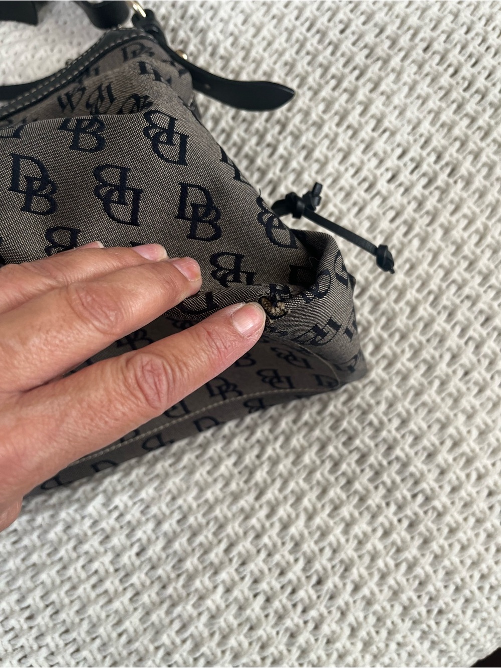 Dooney & Bourke Canvas Gray Logo Jacquard Shoulder Hobo Bag Black Leather Trim - Picture 14 of 16